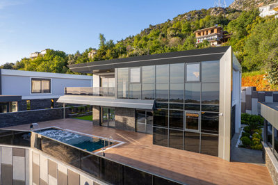 Exterior 3