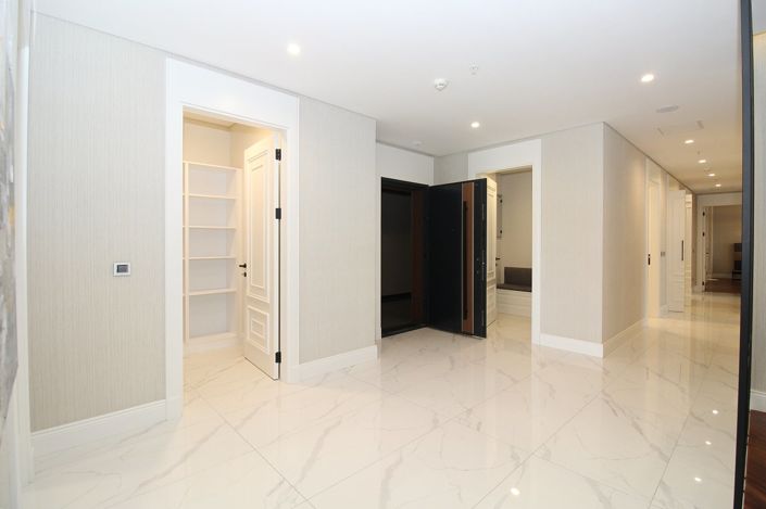 Image No.36-5 Bed Apartment for sale