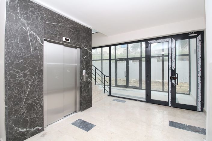 Image No.15-5 Bed Apartment for sale