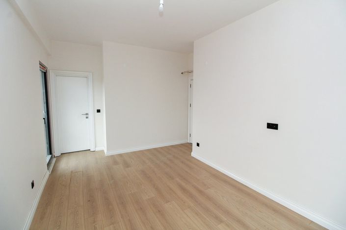 Image No.29-5 Bed Apartment for sale