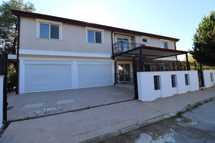 Image No.13-11 Bed House/Villa for sale