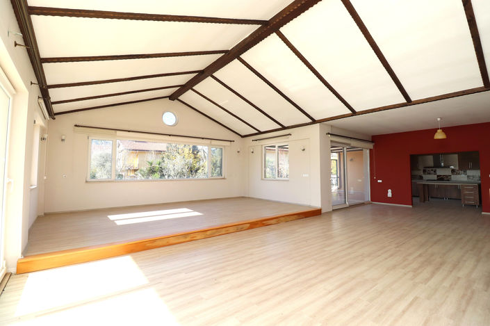 Image No.16-11 Bed House/Villa for sale