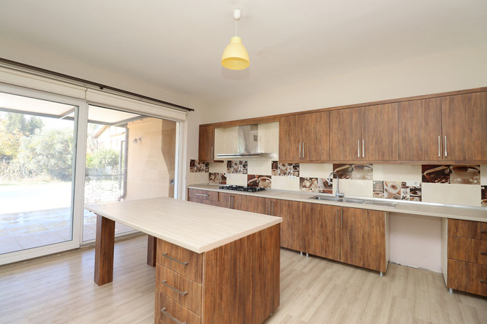Image No.18-11 Bed House/Villa for sale