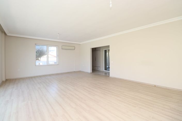 Image No.42-11 Bed House/Villa for sale