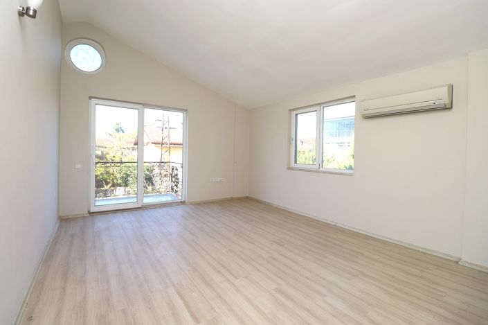 Image No.47-11 Bed House/Villa for sale