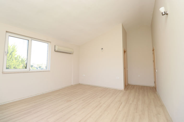 Image No.48-11 Bed House/Villa for sale