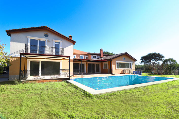 Image No.9-11 Bed House/Villa for sale