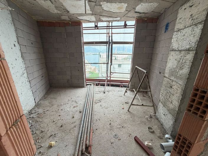 Image No.17-5 Bed Apartment for sale
