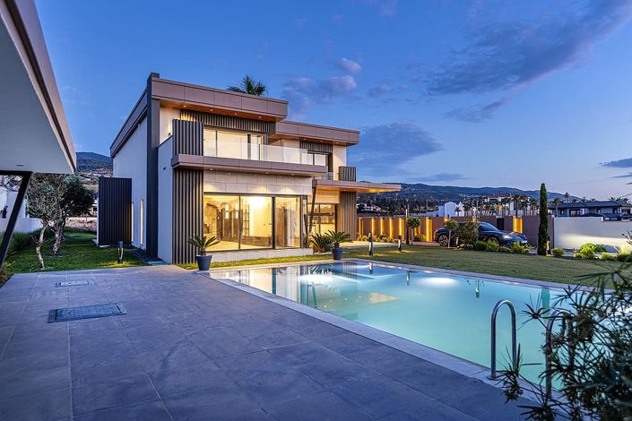 Image No.2-5 Bed House/Villa for sale