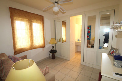 Interior 9
