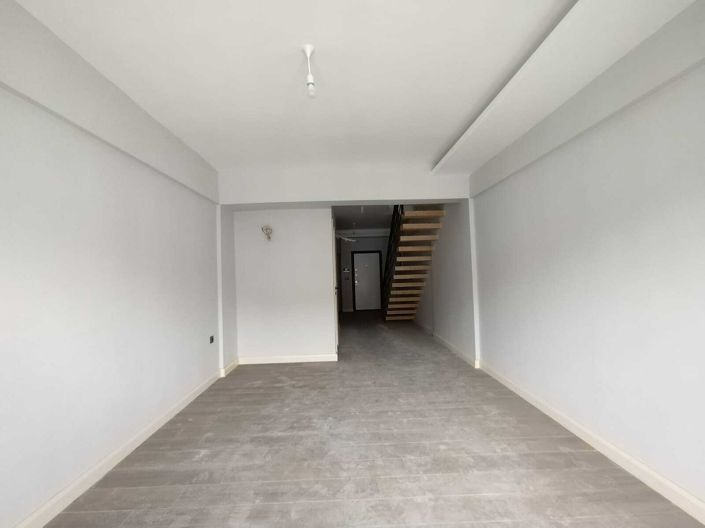 Image No.10-1 Bed Commercial for sale