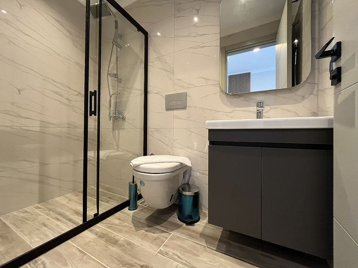 Image No.11-1 Bed Commercial for sale