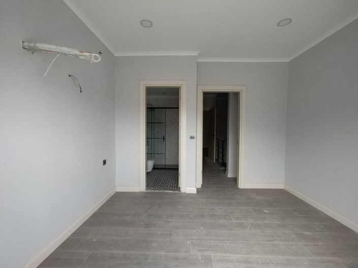 Image No.8-1 Bed Commercial for sale