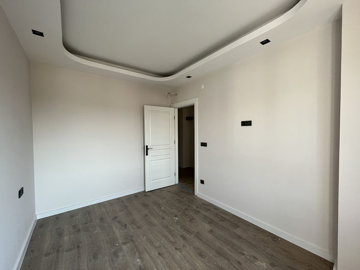 Interior 4