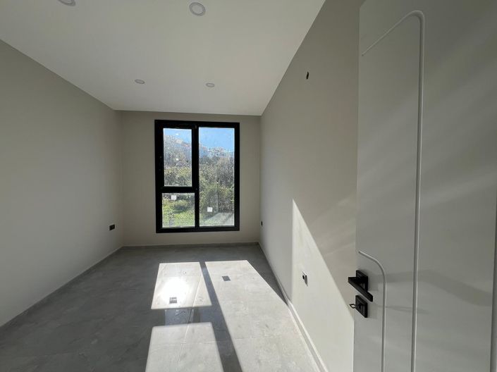 Image No.11-1 Bed Apartment for sale