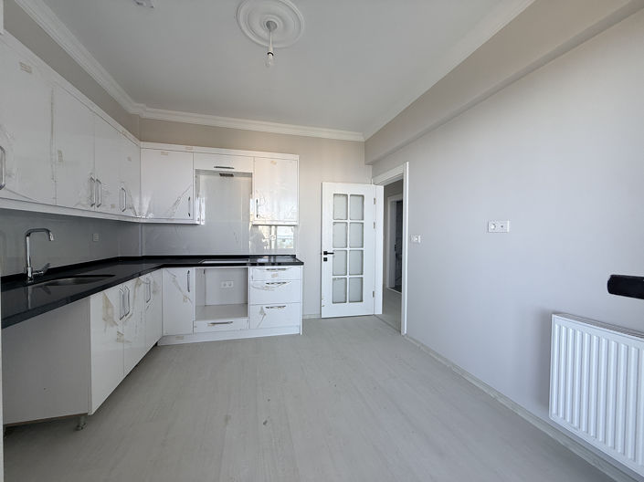 Image No.22-3 Bed Apartment for sale