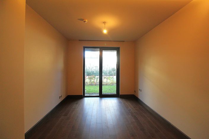 Image No.24-5 Bed Apartment for sale