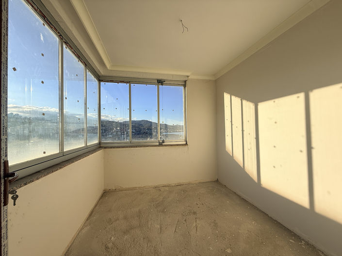 Image No.17-5 Bed Apartment for sale