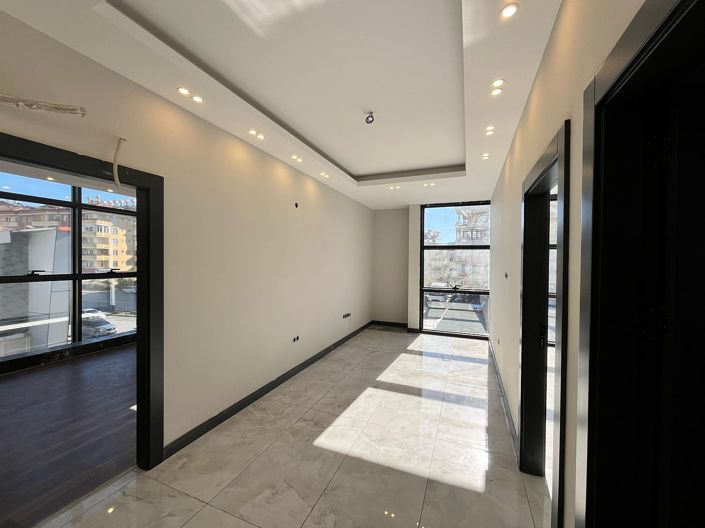 Image No.11-Commercial de 2 chambres à vendre à Küçükhasbahçe