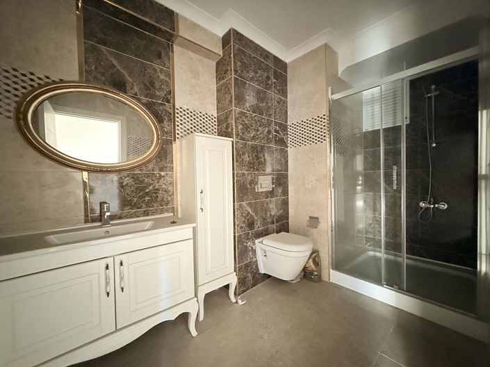 Image No.18-4 Bed Apartment for sale