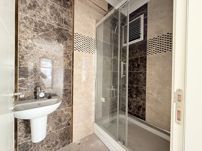 Image No.19-4 Bed Apartment for sale