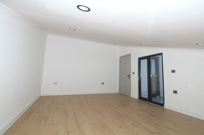 Image No.27-5 Bed House/Villa for sale