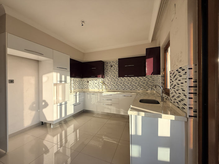 Image No.13-5 Bed Apartment for sale