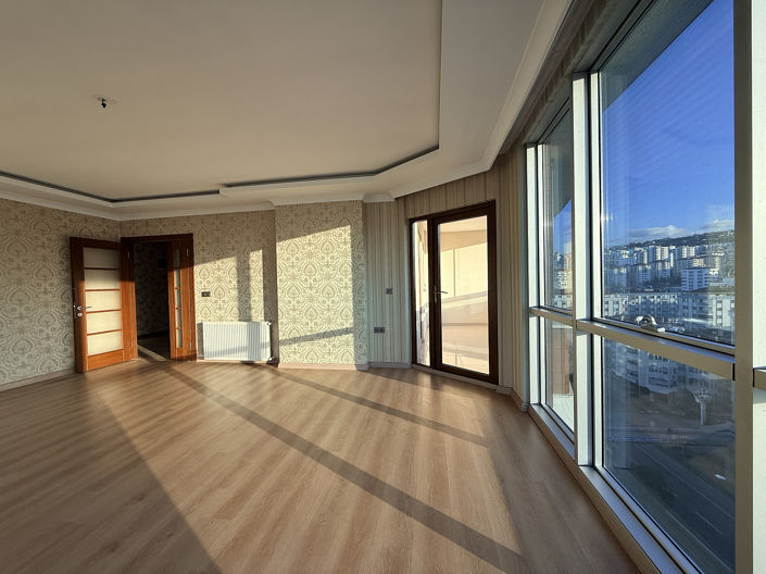 Image No.6-5 Bed Apartment for sale