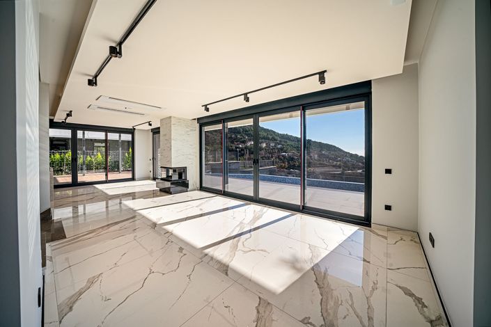 Image No.13-5 Bed House/Villa for sale