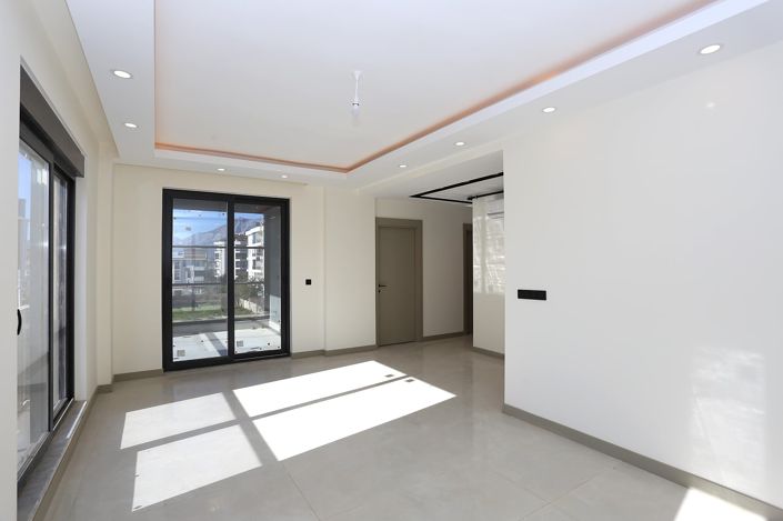 Image No.13-5 Bed Apartment for sale