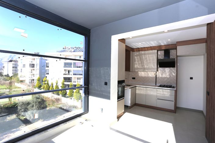 Image No.17-5 Bed Apartment for sale