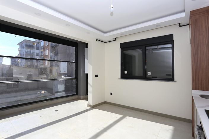 Image No.18-5 Bed Apartment for sale