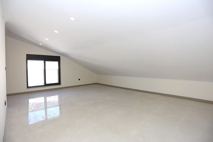 Image No.27-5 Bed Apartment for sale