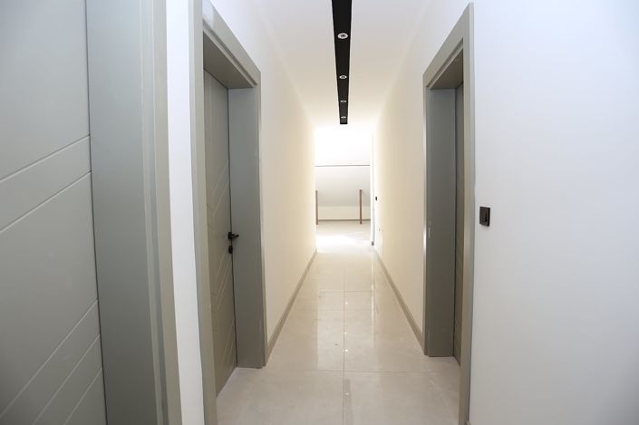 Image No.33-5 Bed Apartment for sale