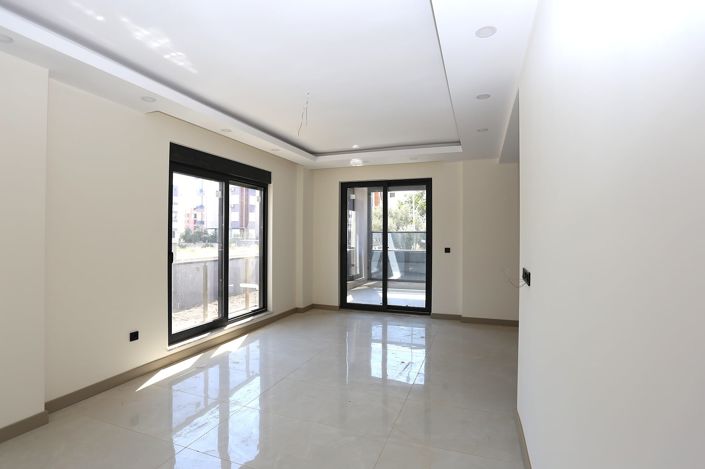 Image No.52-5 Bed Apartment for sale