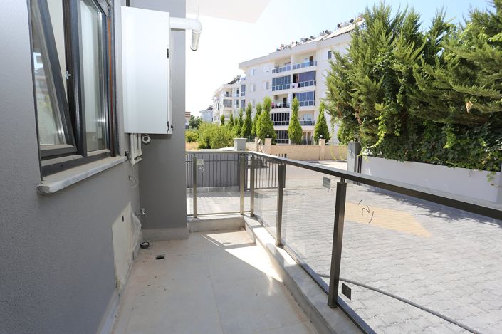 Image No.56-5 Bed Apartment for sale