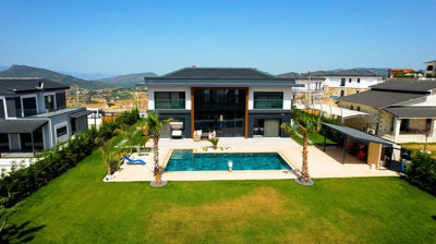 Exterior 3