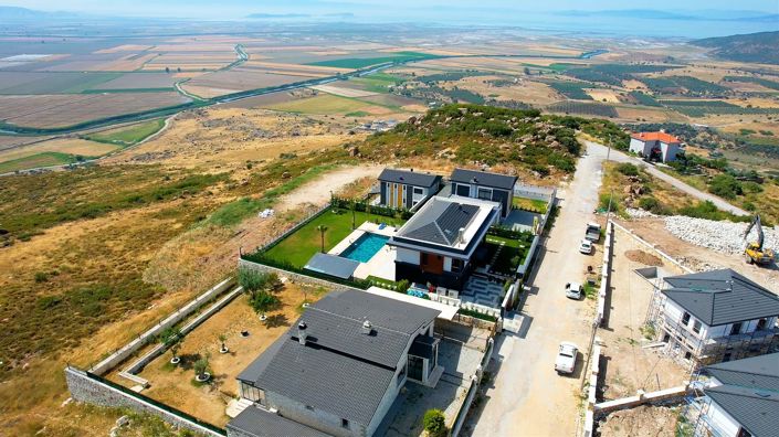 Image No.3-Maison / Villa de 5 chambres à vendre à Foça