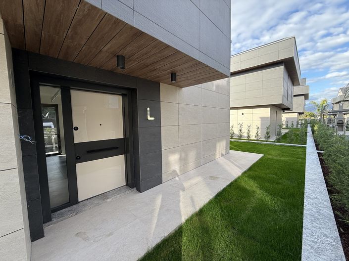 Image No.8-4 Bed House/Villa for sale