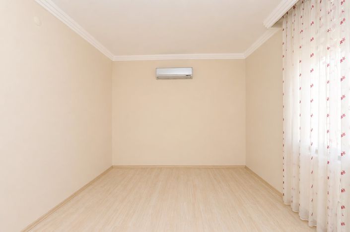 Image No.13-7 Bed Apartment for sale