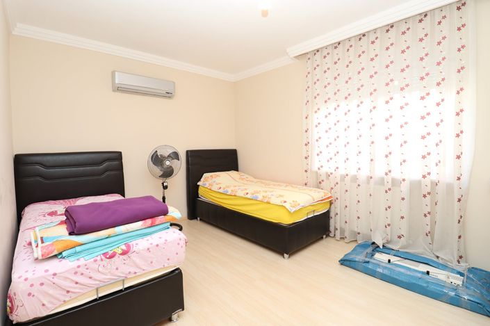 Image No.16-7 Bed Apartment for sale