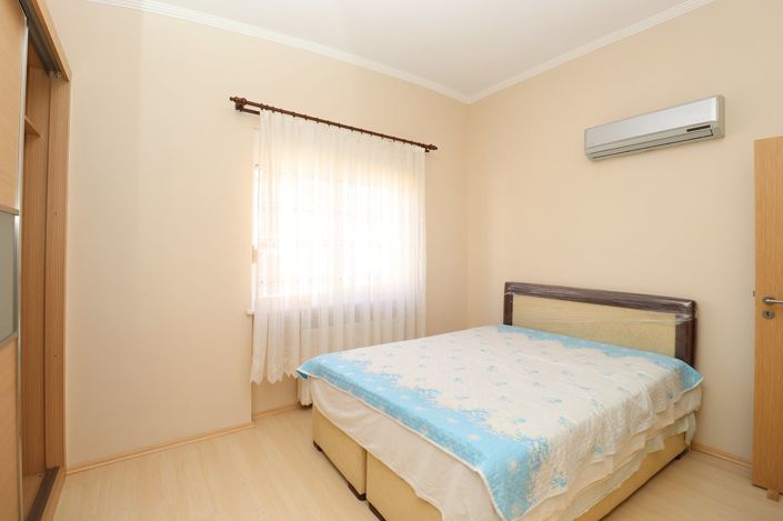 Image No.22-7 Bed Apartment for sale