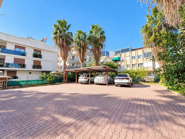 Image No.3-7 Bed Apartment for sale