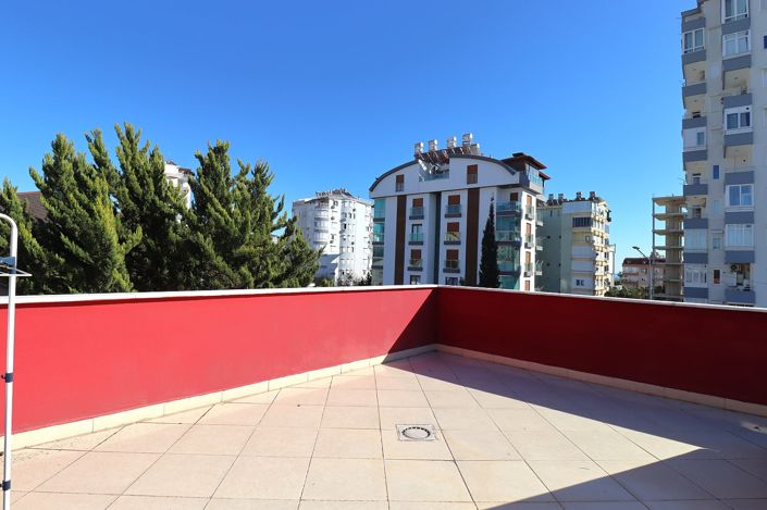 Image No.32-7 Bed Apartment for sale