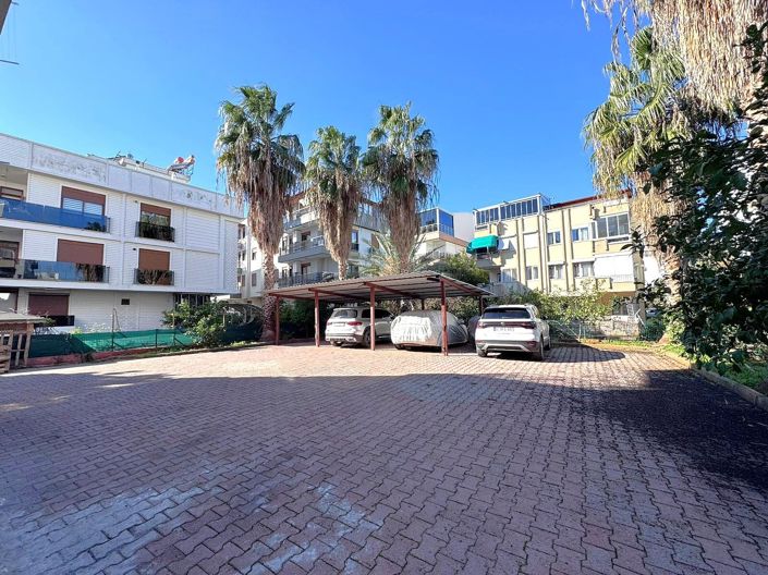 Image No.4-7 Bed Apartment for sale