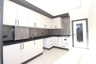 Interior 5