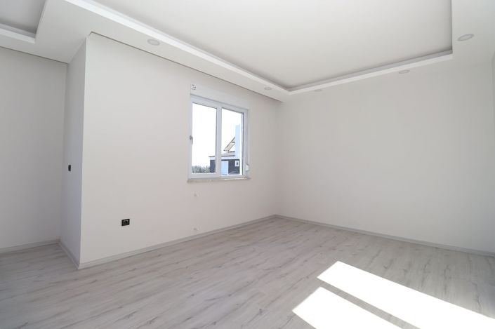 Image No.12-4 Bed Apartment for sale
