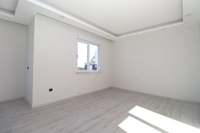 Interior 6