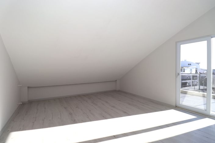 Image No.18-4 Bed Apartment for sale