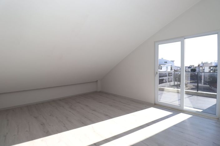 Image No.19-4 Bed Apartment for sale